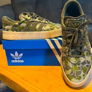RARE Adidas Sambarose sneakers